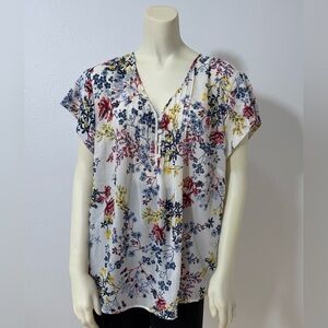 EUC Liz Claiborne Lightweight Floral Blouse in Eggshell
